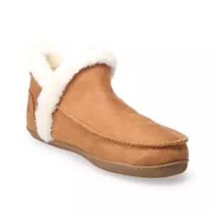 NWT. Slippers tan booties in size L 8-9